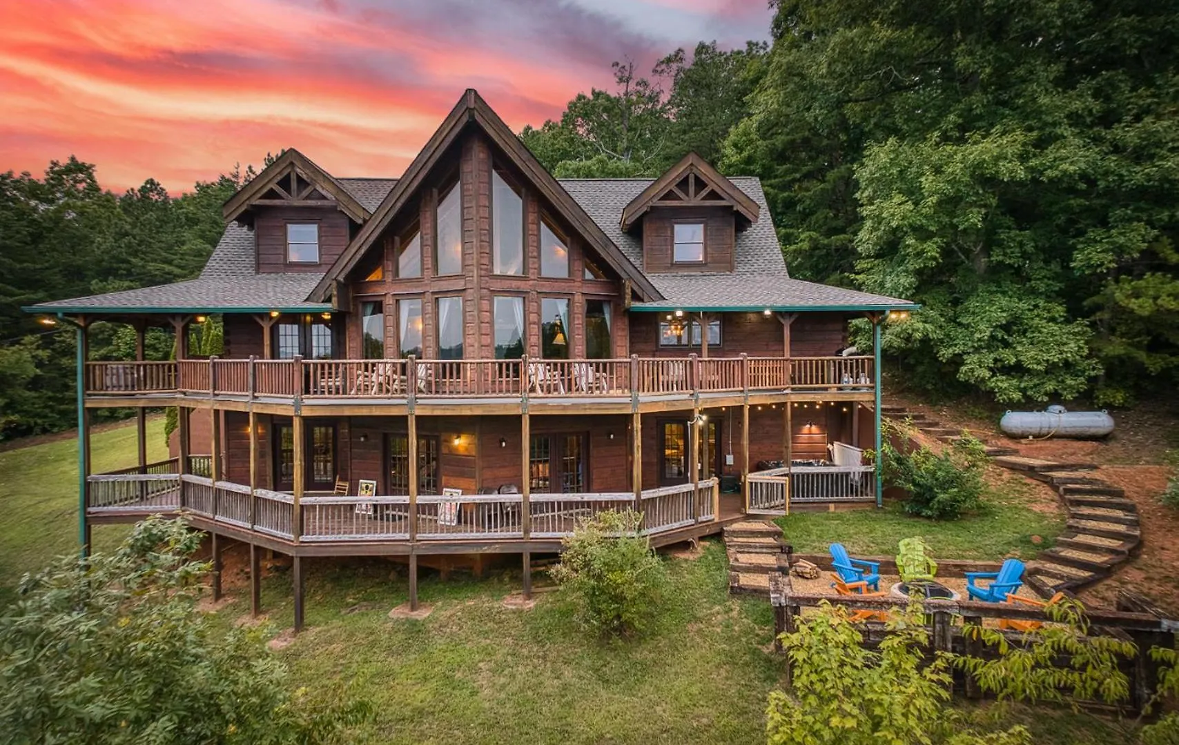 Sky High By Bk Stays. Large Cabin. Amazing Views. Game Room. Jacuzzi. Six Bedrooms. Sleeps 12 بيت للعطل بلو ريدج