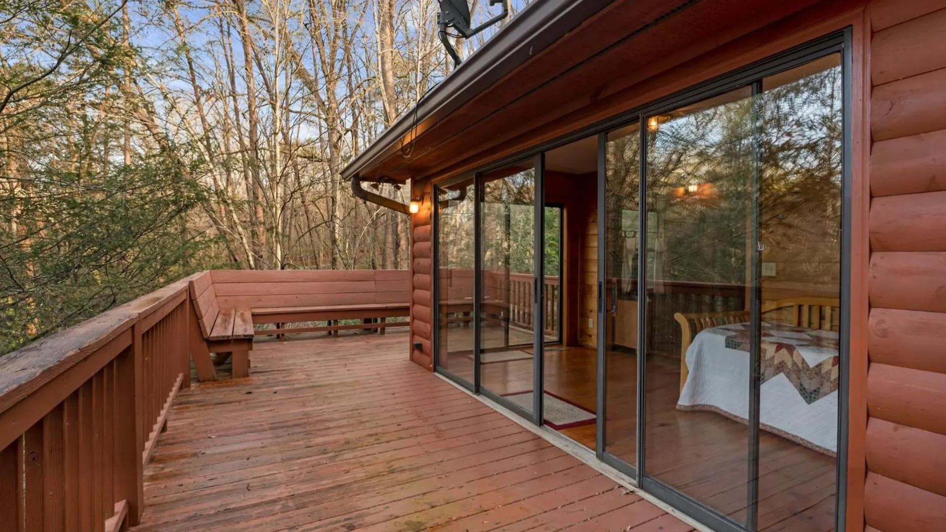 Peaceful Living Minutes From Hot Tub Pool Table