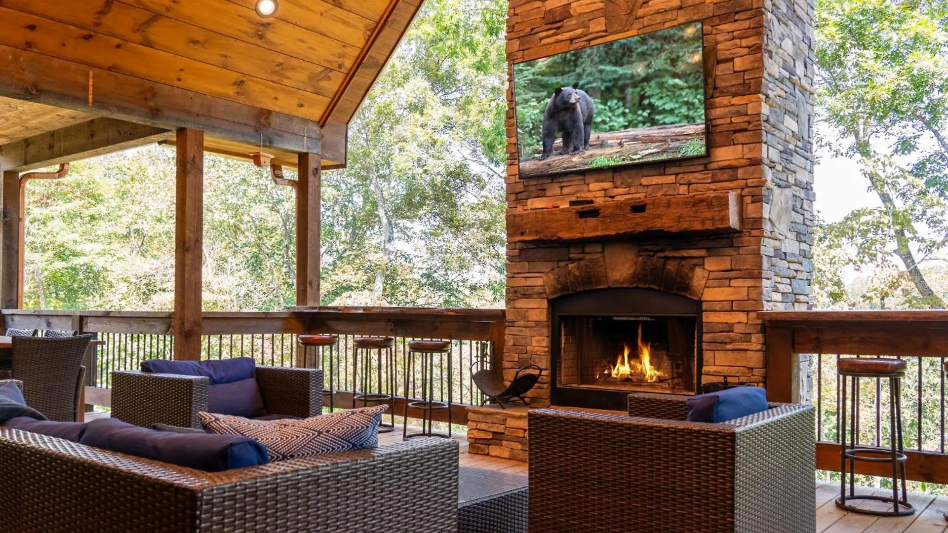 New Build Toccoa River Mist Riverfront W Hot Tub Firepit