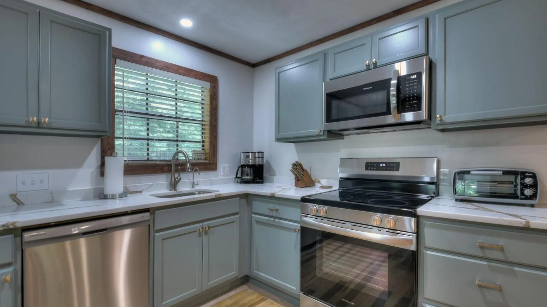 Aska River House - Riverside Relaxation And The Comforts Of