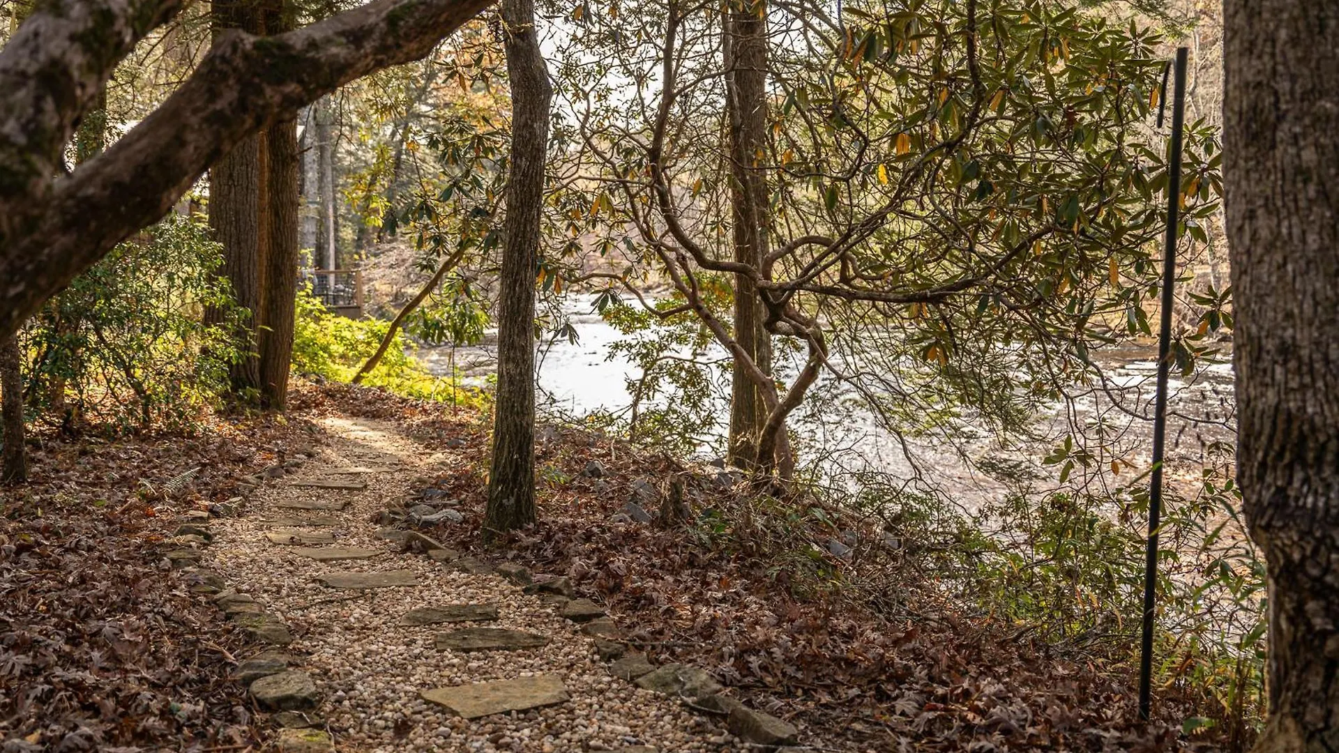 Riverzen, A Toccoa River Retreat