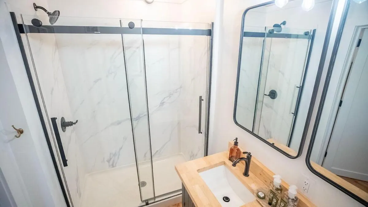 Couple's With Outdoor Movies, Firepit And Hot Tub - Rose Peak Loft בית נופש