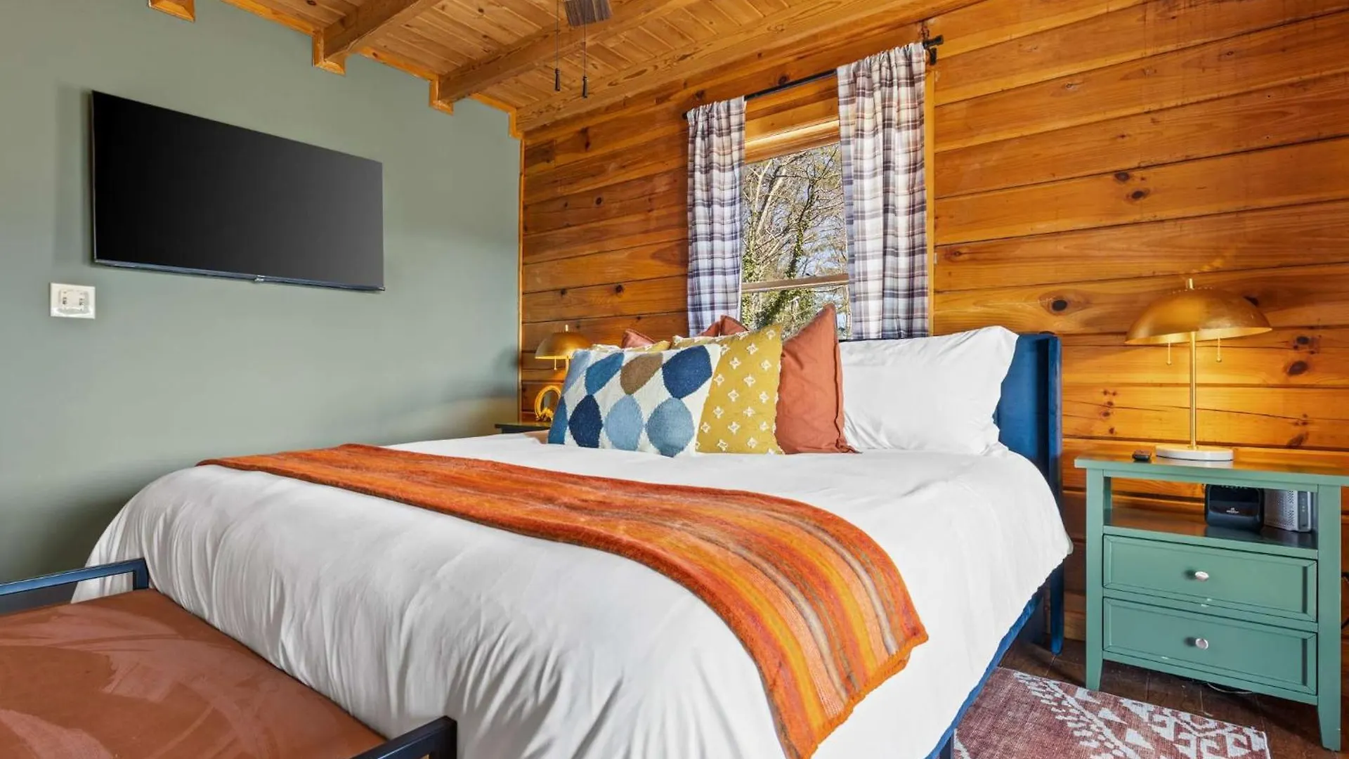 Camp Wildgrove - 4 Bedroom With Hot Tub & Stunning Views *