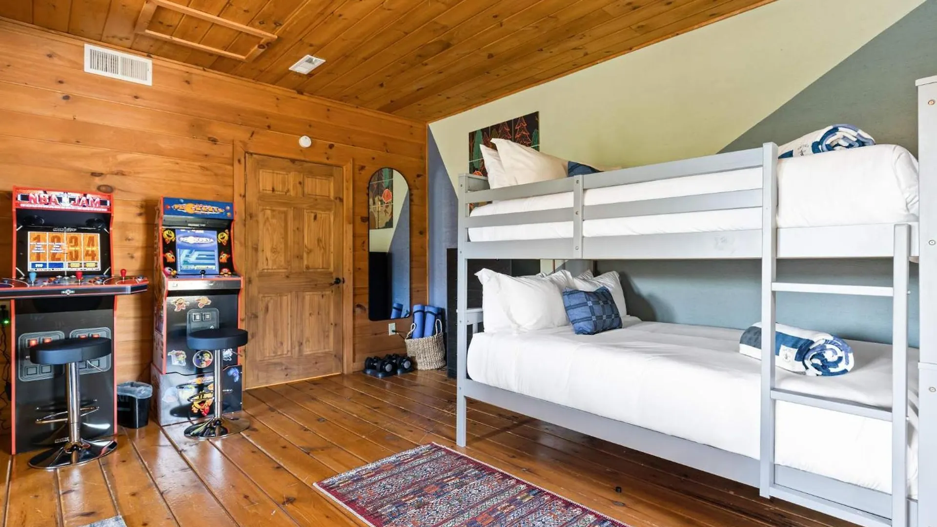 Dom wakacyjny Camp Wildgrove - 4 Bedroom With Hot Tub & Stunning Views *