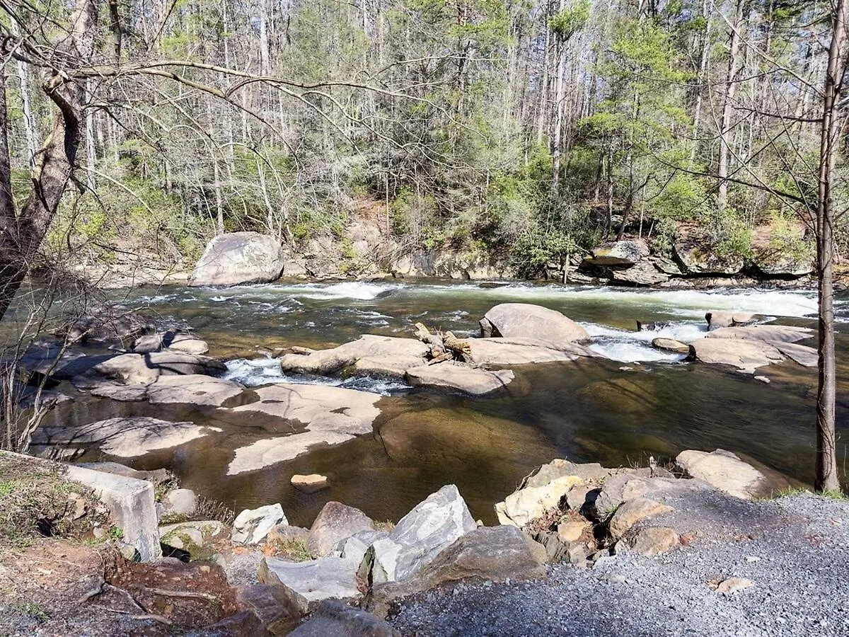 The Legend Of Aska- Cabin, River & Mtn Views, Hot Tub, Game *