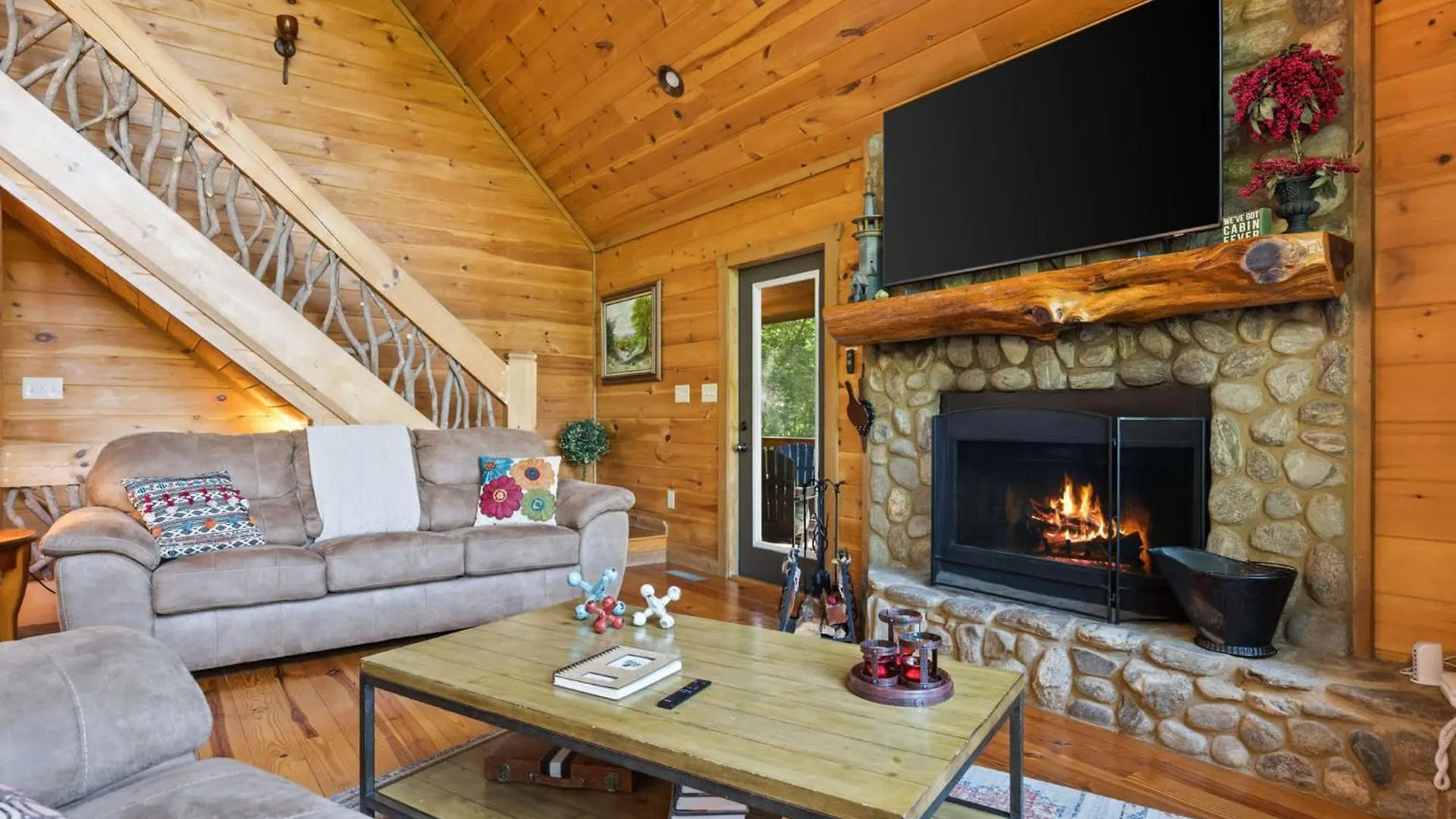 度假居 Mtn Views Hot Tub Fire Pit Dog Friendly *