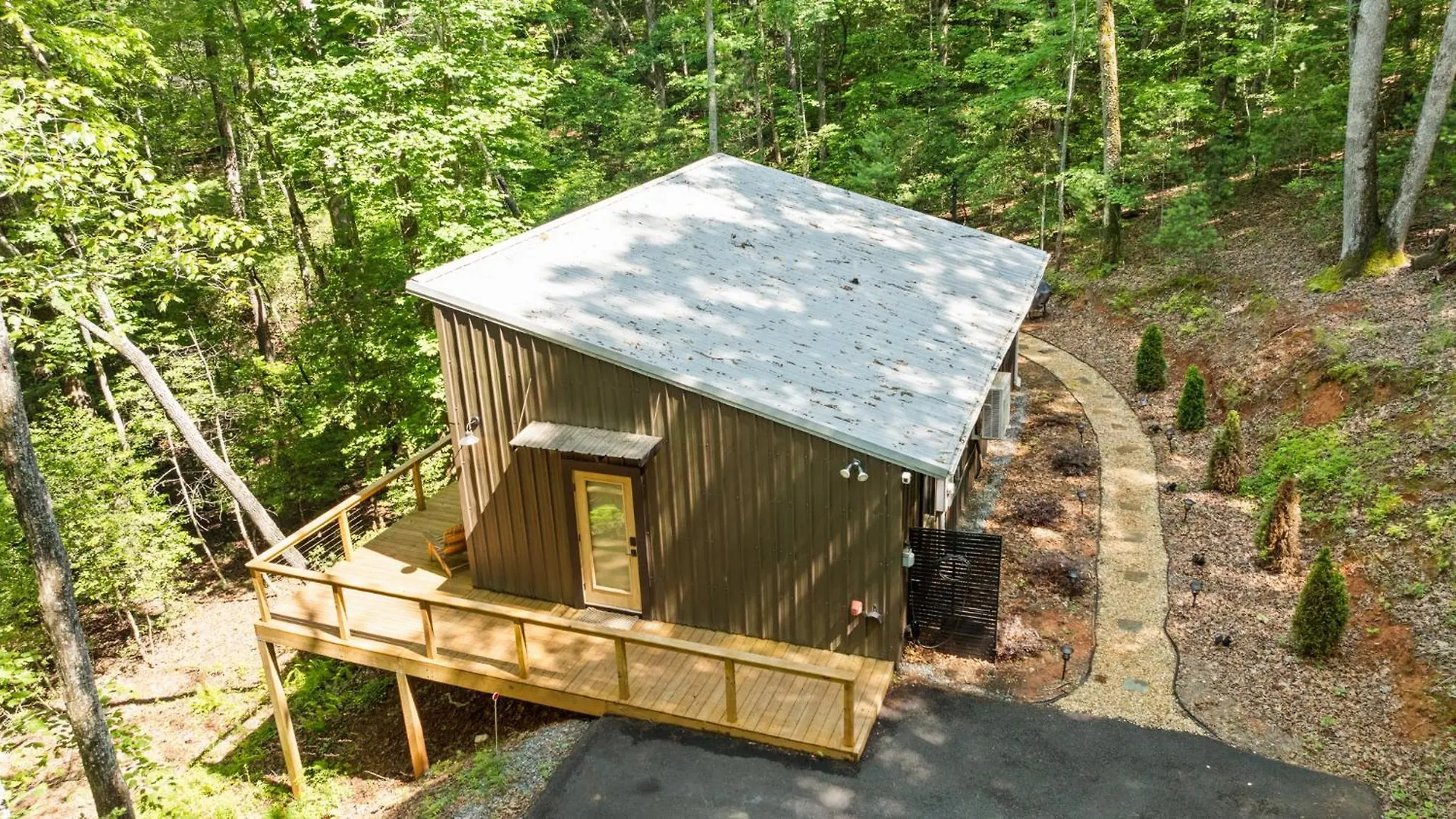 Couple's With Outdoor Movies, Firepit And Hot Tub - Rose Peak Loft