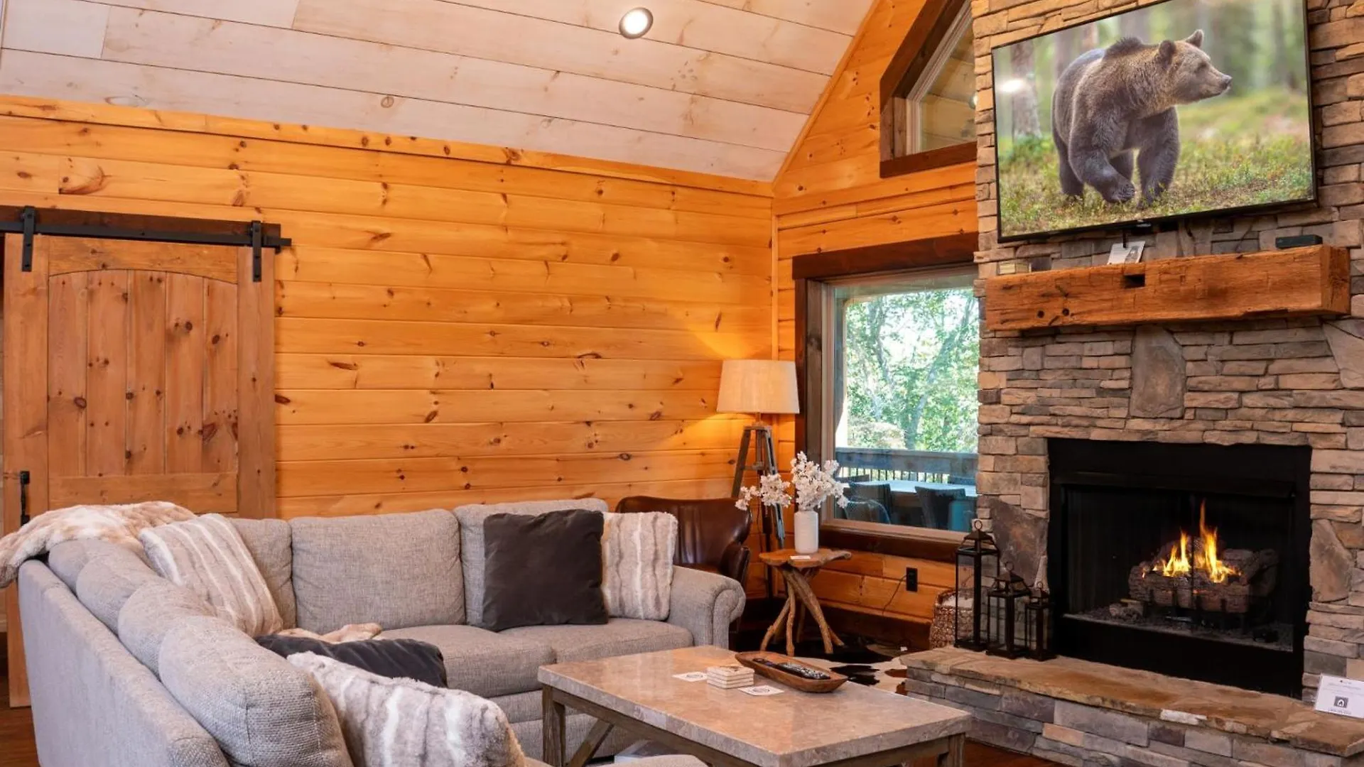 New Build Toccoa River Mist Riverfront W Hot Tub Firepit *