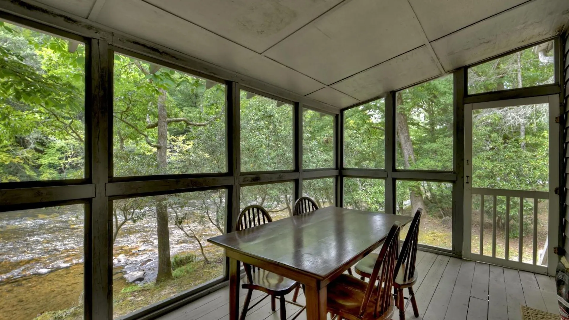 Aska River House - Riverside Relaxation And The Comforts Of Βίλα Blue Ridge
