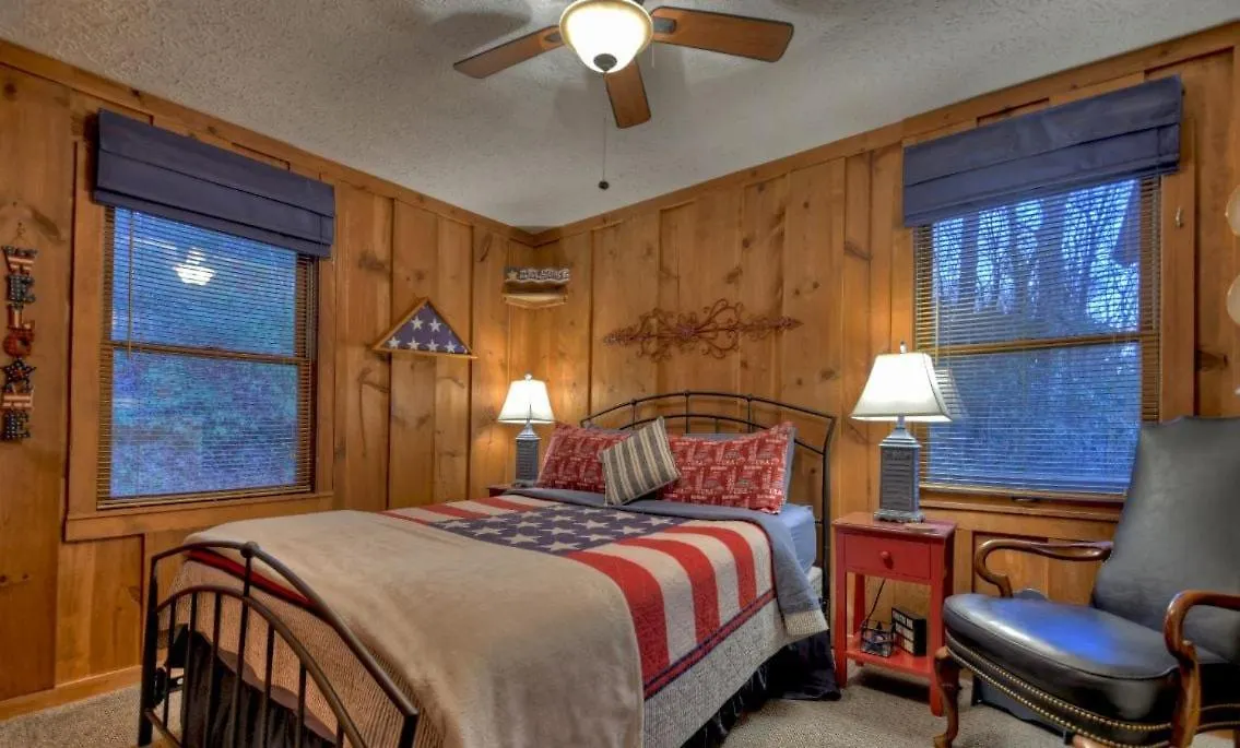 American Dream Americana Decor Close To Downtown * Blue Ridge